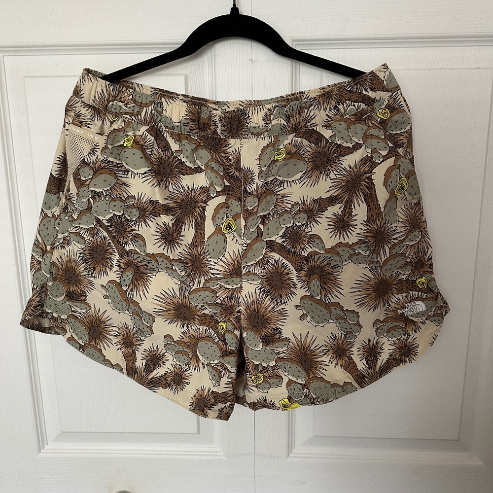 The North Face Women's Pathfinder Hiking Shorts Large